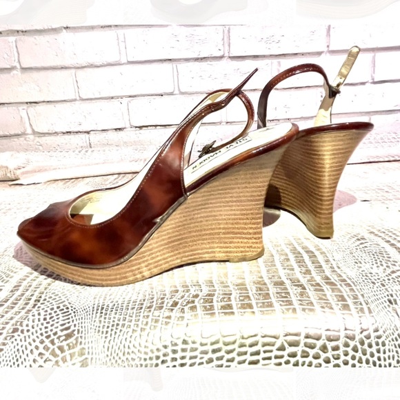 Steve Madden Abbaa Tortoise Shell Peep Toe Wedges - Picture 2 of 14